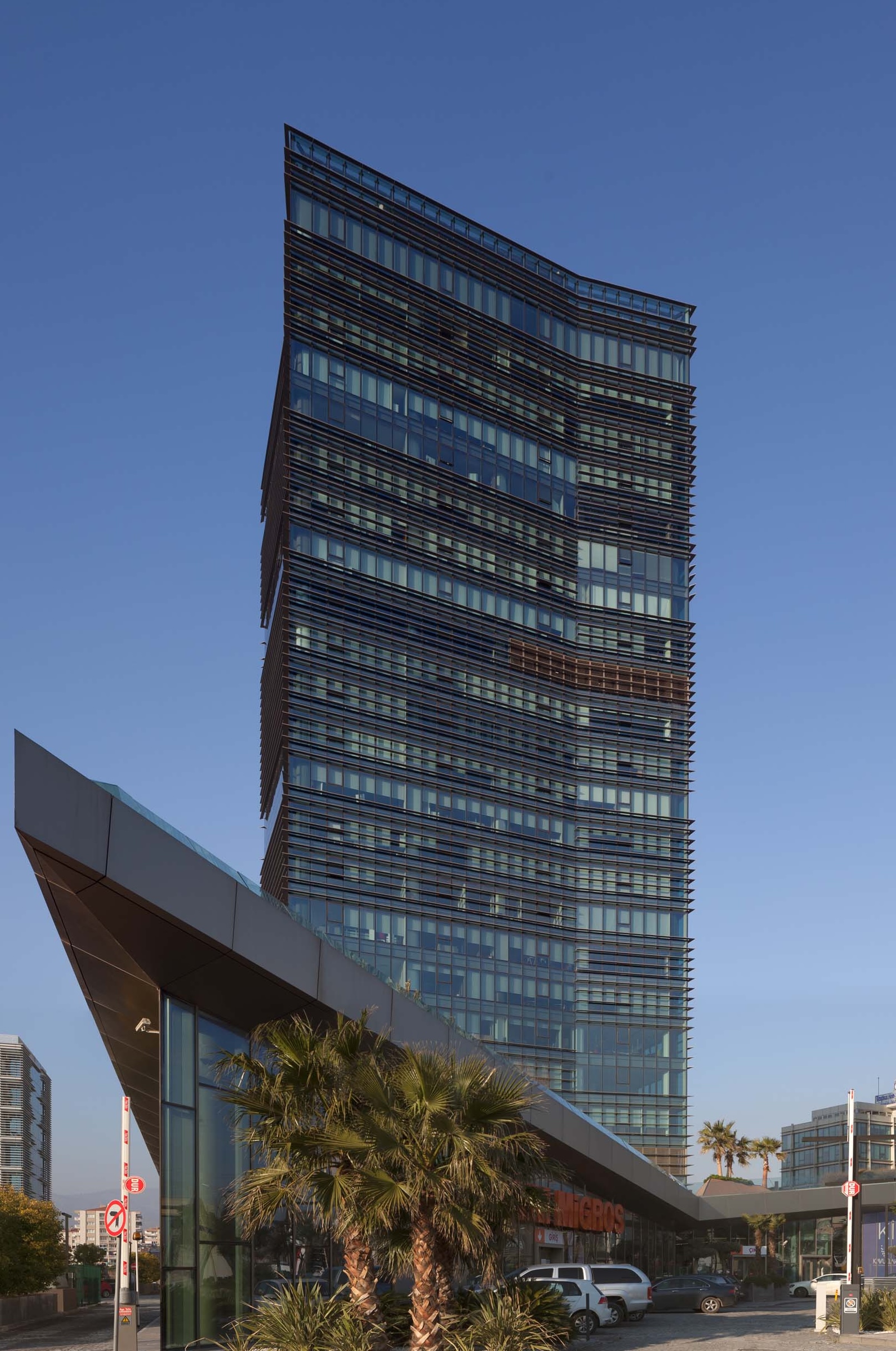 İzmir Ofisi — Bayraklı